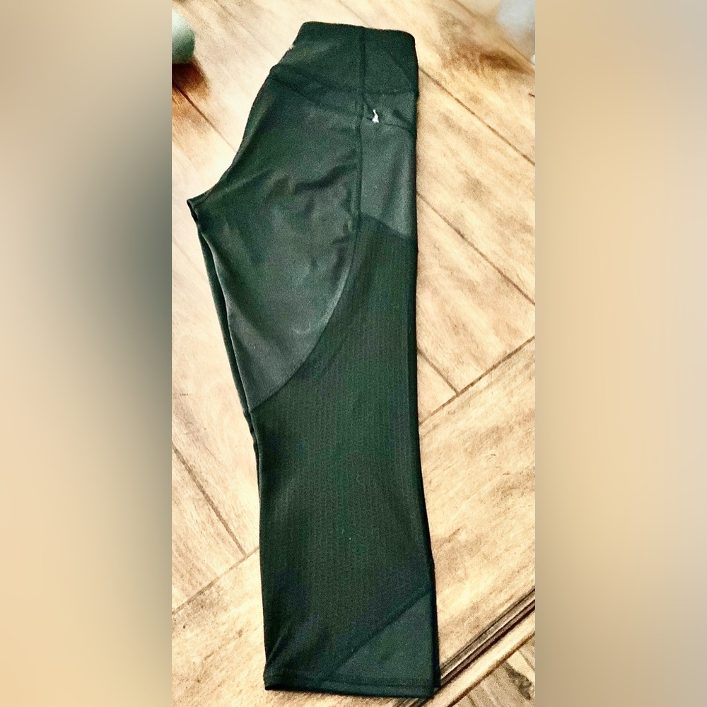 Athleta Mesh Contender Capri in Black - Picture 3 of 5